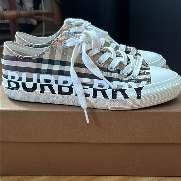 Burberry Check Sneakers with White and Black Accents - Picture 1 of 5